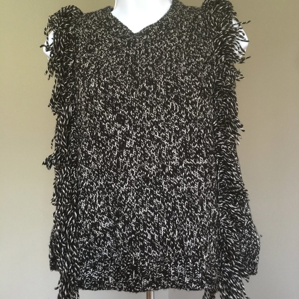 DKNYC Black Sleeveless Sweater with White Speckles